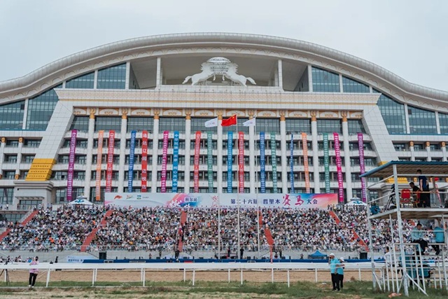 日至, 个摊位, 费体验