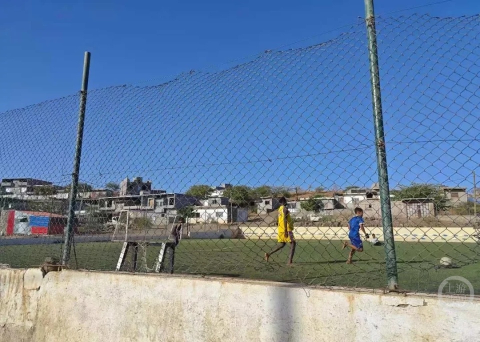 年时任佛得, 近日 年时任佛得, 近日